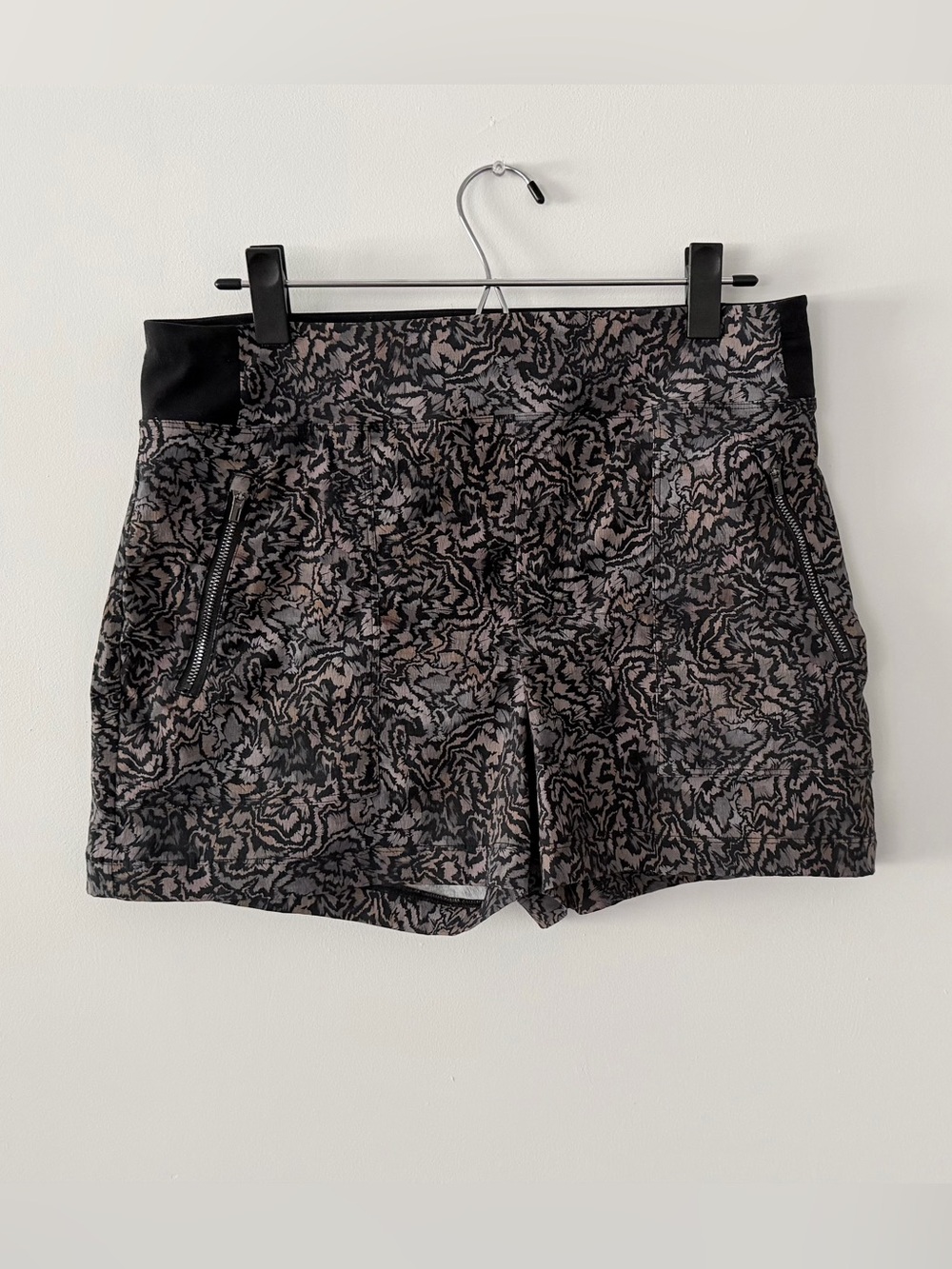 Athleta Trekkie North Women's Shorts, Size 10